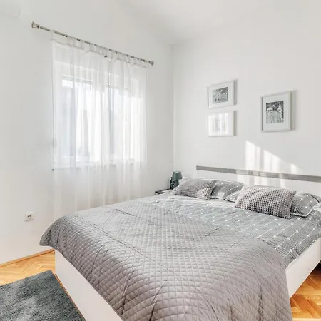 Marta Apartament *